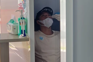 Cầu thủ Sài Gòn FC chờ kết quả xét nghiệm COVID-19 mới ra sân 