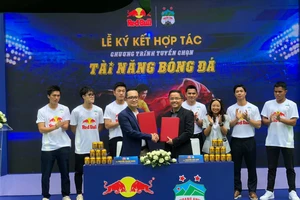 Lạ lùng HA Gia Lai tìm kiếm ngôi sao bóng đá ‘phủi’