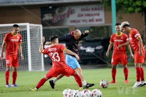 Đóng cửa với báo chí, thầy Park âm thầm luyện quân