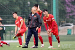 Lạ lùng ông Park bỏ 10 tuyển thủ, bổ sung ‘cánh chim lạ' U-22