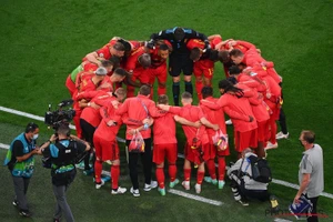 Gia đình bóng đá thế giới trong đêm thứ Bảy huyền diệu