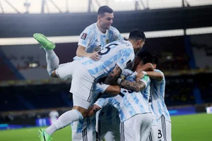 Messi hồi hộp săn bàn thắng thứ 74 cho tuyển Argentina