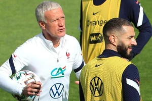 HLV Deschamp lo ngại trước giờ đối đầu Thụy Sĩ