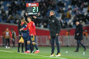 ‘Bò tót’ Tây Ban Nha húc bể đồng hồ Thụy Sĩ