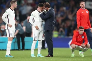 Ngao ngán CĐV Anh thắng làm vua, thua làm giặc