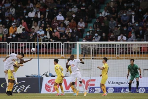 Nóng: Khốn khổ cầu thủ V-League thất nghiệp đến tháng 2 năm sau