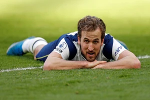 Harry Kane bỏ tập ở Tottenham và làm loạn để gia nhập Man City 