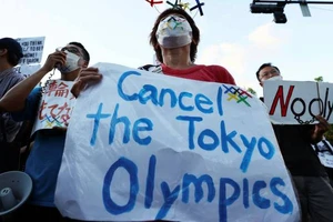 Bê bối Olympic về lây nhiễm COVID-19, cưỡng hiếp, ma túy, trốn trại...