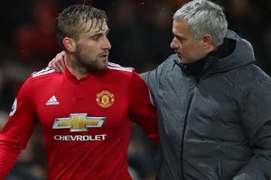 Bị gãy chân, Luke Shaw vẫn hồi sinh nhờ thầy Mourinho ‘chửi’