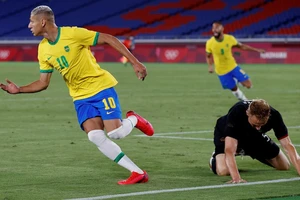 Bờ Biển Ngà không thể cầm chân ứng viên Brazil