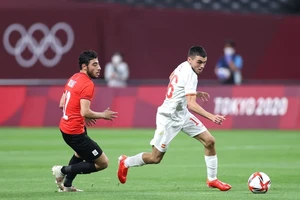 Tranh cãi việc Pedri bị vắt kiệt sức, còn Ferran Torres thì không