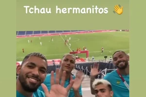 Phì cười sao Brazil chế nhạo đàn em Argentina, bị dính đòn đau