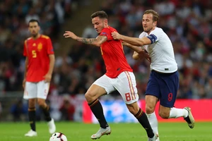 Ngoại hạng Anh rung chuyển với 5 bom tấn chờ kích nổ