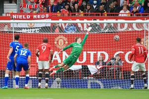 MU đại thắng Everton ‘bốn sao’, chạy đà hoàn hảo cho Premier League