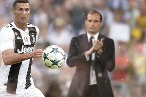 Rắc rối ở Juve: Ronaldo lại gây hấn với HLV khi bị thay ra