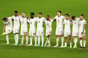 Dàn tuyển thủ Anh thăng hoa hậu Euro, mỗi Harry Kane lạc nhịp