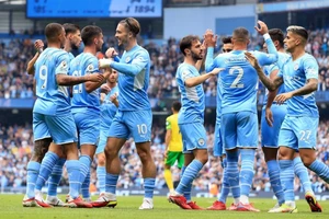 Săn hụt Ronaldo, Man City trút giận lên Arsenal