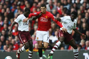 Ronaldo ra sân cho Manchester United, mừng hay lo?