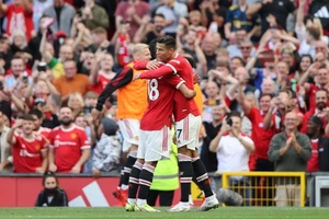 Michael Owen: ‘Ronaldo là siêu nhân!’