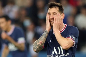 Nóng: Messi nghỉ thi đấu vì tổn thương xương đầu gối