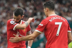 Người yêu MU kêu gào Solskjaer trao quyền đá phạt đền cho Ronaldo