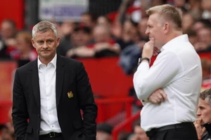 MU ra tối hậu thư cho HLV Solskjaer sau trận thua bạc nhược 