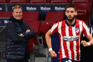 Chủ tịch Barca giữ ghế nóng cho Koeman 
