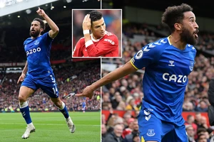 Cầu thủ Everton ăn mừng giống hệt Ronaldo trước mặt... Ronaldo