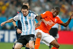 Ngôi sao PSG hối hận vì mất chỗ chơi về tay Messi