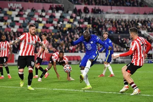 Lukaku là chân sút yếu kém 