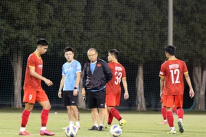 Nóng: Buổi tập cuối ở UAE, thầy Park loại 3 cầu thủ