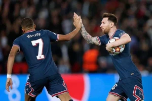 Messi đói bóng vì bị cô lập ở PSG