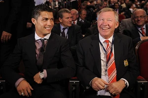 Ngạc nhiên Ronaldo suýt về Arsenal, không phải Man United