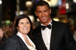 Mẹ của Ronaldo: 'Trước khi chết, mẹ muốn thấy con trở lại Lisbon'