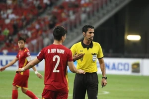 Thổi ép tuyển Việt Nam, trọng tài người Qatar mất việc