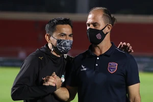 Kiatisak khởi đầu suôn sẻ, chủ nhà thắng nhẹ