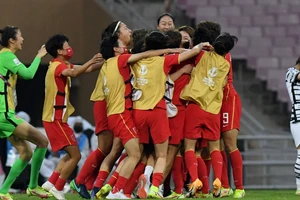 Fans bóng đá Trung Quốc lấy đội nữ chế nhạo đội nam thua Việt Nam