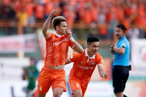 ‘Đại gia V-League’ mất hàng loạt sao do nhiễm COVID-19