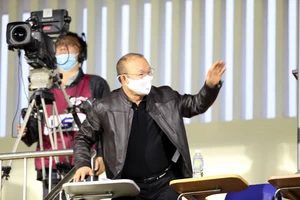 Hoàng Đức và Bùi Tiến Dũng ghi điểm trong mắt thầy Park trên sân Quy Nhơn 