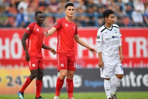 Ông Park gây sốc ở lần đầu tiên gọi trung vệ Việt kiều lên tuyển