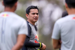 Kiatisak thiết quân luật với sao HA Gia Lai, chuẩn bị AFC Champions League 