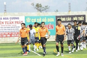 Nhộn nhịp và chuyên nghiệp ở sân chơi bóng đá Lê Thanh Phong