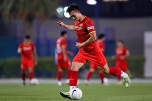 Ông Park mất hai trung vệ giỏi khi chạm trán Hàn Quốc