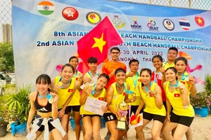 Kỳ tích bóng ném bãi biển nữ Việt Nam 