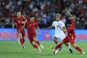 Thầy Park muốn thắng đậm, ông Shin mất ngôi sao