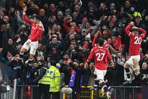 MU 'thay máu', Ronaldo xuất sắc nhất