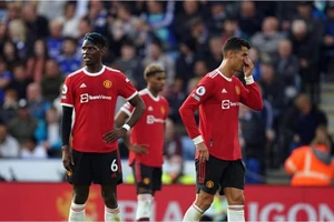 Pogba bị cảnh báo