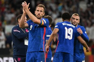 Harry Kane ghi bàn thứ 50 cứu tuyển Anh thoát thua Đức