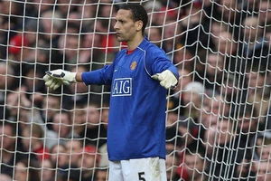 Tốp 10 thủ môn bắt đắc dĩ như… Nhâm Mạnh Dũng