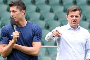 'Siêu cò' cay cú tiết lộ Lewandowski không dám đá bóng ở Anh
